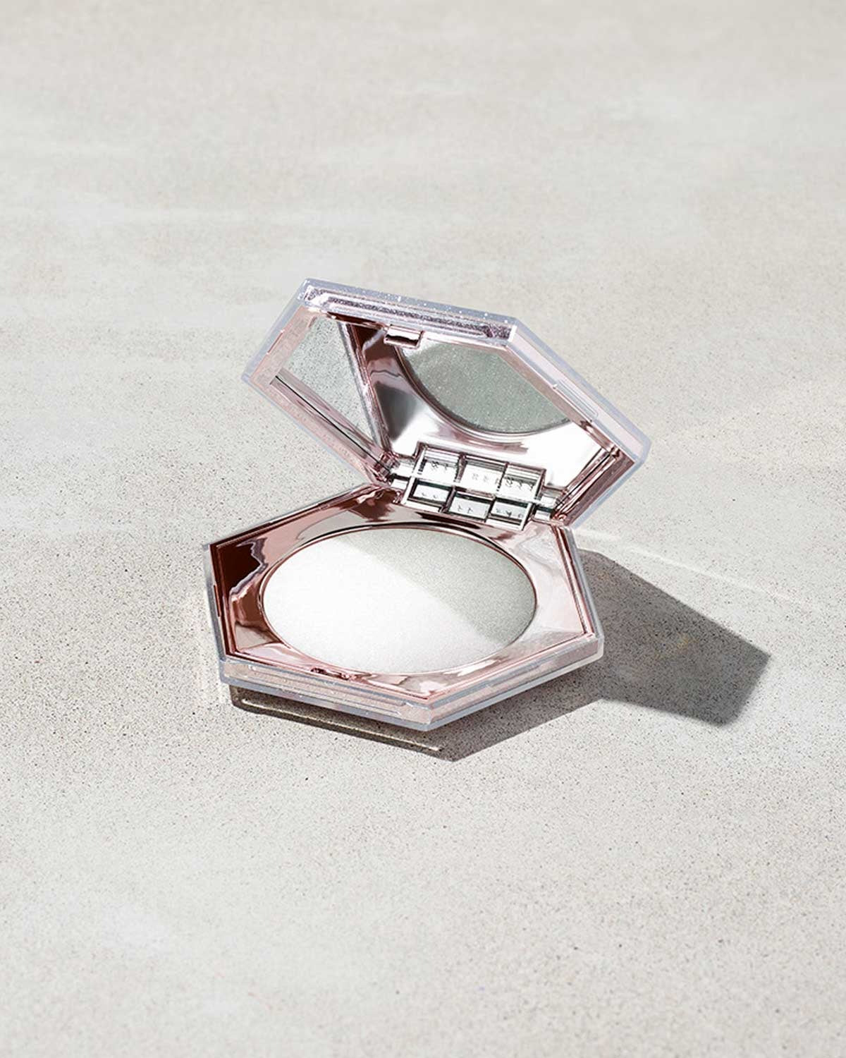 Muicin illuminating highlightting powder diamnond shape